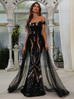 Style FSWD0686 Faeriesty Black Size 4 Sequined Sheer Floor Length Mermaid Dress on Queenly