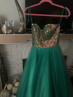 Style -1 Green Size 4 Ball gown on Queenly