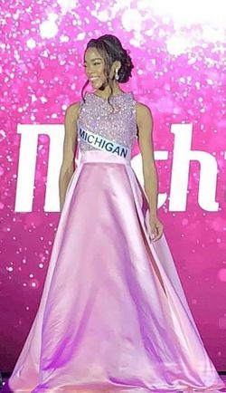 Style -1 Sherri Hill Pink Size 00 70 Off High Neck Prom Ball gown on Queenly