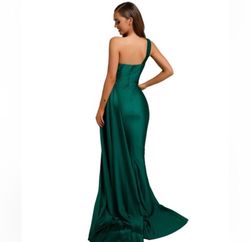 Portia and Scarlett Green Size 2 Pageant Emerald Military Medium Height Prom Straight Dress on Queenly