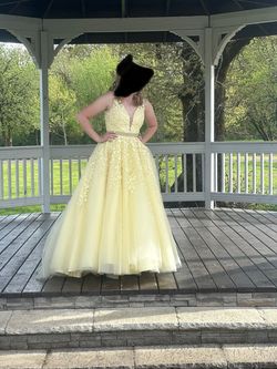 Style -1 Sherri Hill Yellow Size 6 Sorority Formal A-line Free Shipping Embroidery Ball gown on Queenly