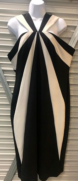 Style -1 Adrianna Papell Black Size 16 Free Shipping Short Height Nightclub Cocktail Dress on Queenly