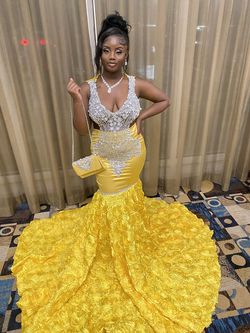 Yellow Size 18 Ball gown on Queenly