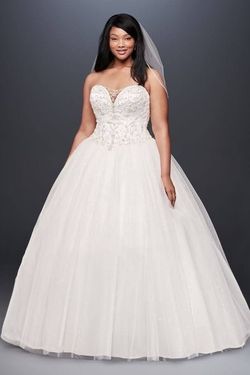 Style -1 David's Bridal White Size 22 Strapless Plus Size Train Dress on Queenly