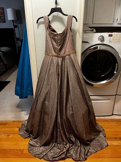 Style -1 Jovani Nude Size 12 Floor Length Plunge Pageant Ball gown on Queenly