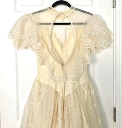 Style -1 Nude Size 4 Train Dress on Queenly