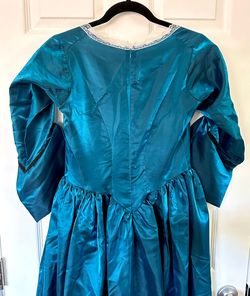 Style -1 Blue Size 8 Straight Dress on Queenly