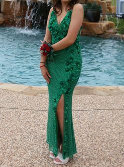 Style -1 Primavera Green Size 00 Plunge Prom Quinceanera Side slit Dress on Queenly