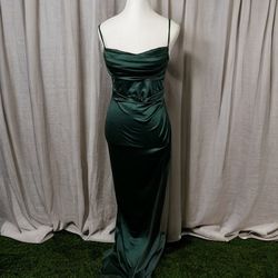 Style -1 Green Size 4 Side slit Dress on Queenly