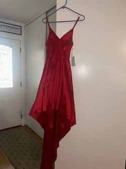Betsy and Adam Red Size 4 Homecoming Cocktail Dress on Queenly