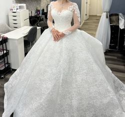 Style -1 White Size 8 Ball gown on Queenly
