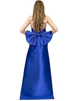 Style 8236 Marc Defang Royal Blue Size 4 Cocktail Dress on Queenly