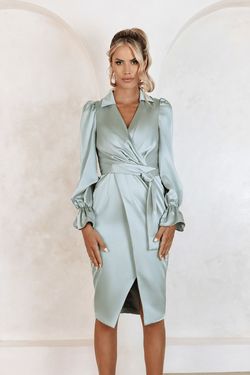 Style ELISE Lavish Alice Green Size 4 Tall Height Satin Elise Cocktail Dress on Queenly