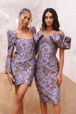 Style LENNON Lavish Alice Blue Size 0 Corset Floral Lennon Sleeves Cocktail Dress on Queenly