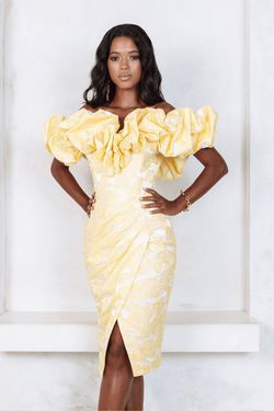 Style KATIE Lavish Alice Yellow Size 4 Ruffles Polyester Cocktail Dress on Queenly