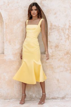 Style LAINEY Lavish Alice Yellow Size 14 Satin Lainey Cocktail Dress on Queenly