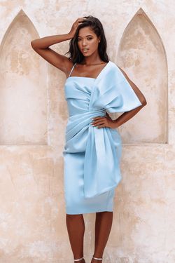 Style ALAYNA Lavish Alice Blue Size 4 Alayna Satin Cocktail Dress on Queenly