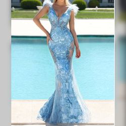 Style 1986 Portia and Scarlett Blue Size 4 Feather Mermaid Dress on Queenly