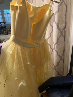 Sherri Hill Yellow Size 0 Belt Floor Length Train Dress on Queenly