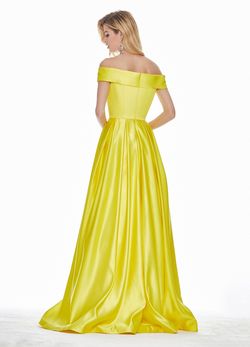 Style 1343 Ashley Lauren Yellow Size 0 Satin Tall Height A-line Dress on Queenly