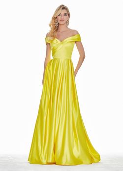 Style 1343 Ashley Lauren Yellow Size 0 Satin Tall Height A-line Dress on Queenly
