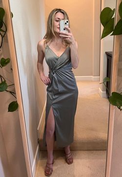 ASTR The Label Silver Size 0 Midi Prom Cocktail Dress on Queenly