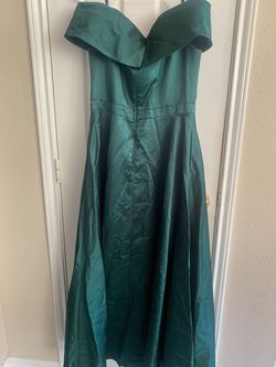 Xscape Green Size 12 Floor Length Wedding Guest Straight Dress on Queenly