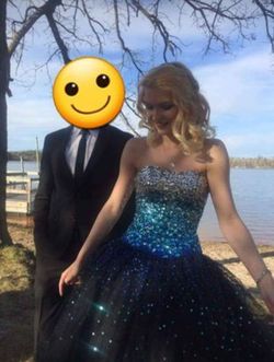 Mari Lee Blue Size 0 Prom Ball gown on Queenly