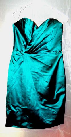 NWT David's Bridal Green Size 2 Appearance Wedding Guest Emerald Sunday Cocktail Dress on Queenly