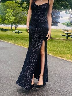 Windsor Black Size 0 Plunge Sequined A-line Dress on Queenly