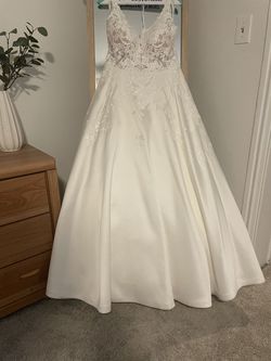 Style 1075 Martina Liana White Size 16 Floor Length Train A-line Ball gown on Queenly
