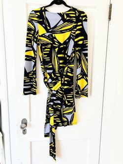 Express Yellow Size 0 50 Off Euphoria Cocktail Dress on Queenly