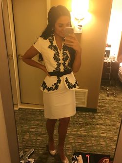 Yolanda Arce White Size 2 Custom Embroidery Cocktail Dress on Queenly