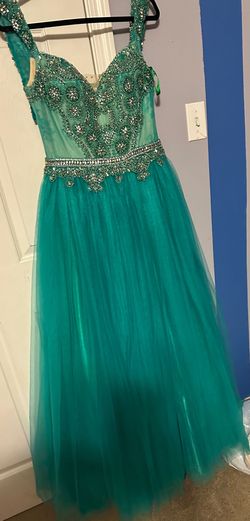 Angela and Alison Green Size 10 50 Off Ball gown on Queenly