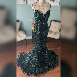 Portia and Scarlett Green Size 6 Plunge Emerald Mermaid Dress on Queenly