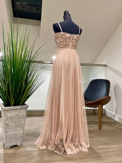 Jump Apparel Pink Size 4 Wedding Guest Plunge Straight Dress on Queenly