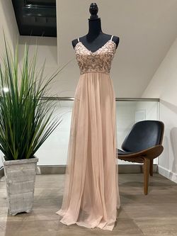 Jump Apparel Pink Size 4 Prom Plunge Straight Dress on Queenly