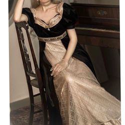 Wonderland By Lilian Gold Size 10 Velvet Bridgerton A-line Dress on Queenly