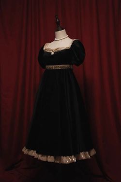 Wonderland By Lilian Black Size 0 Custom Embroidery Velvet A-line Dress on Queenly