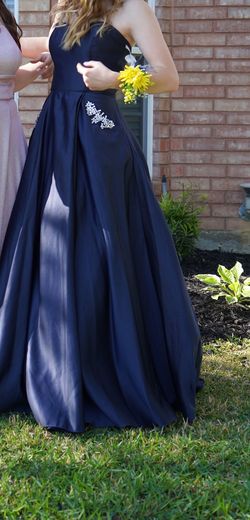 Windsor Blue Size 4 Pageant Ball gown on Queenly