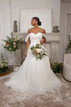 Style Cinderella Luxe Collection Bridal White Size 10 Shiny Tall Height Wedding Tulle Ball gown on Queenly