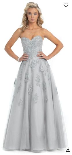 Style 41308-70913 Camille La Vie Gray Size 4 Strapless Pageant Corset Prom Ball gown on Queenly