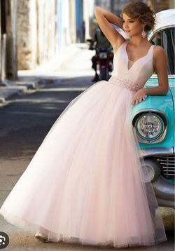MoriLee Pink Size 0 Plunge 50 Off Mori Lee Ball gown on Queenly