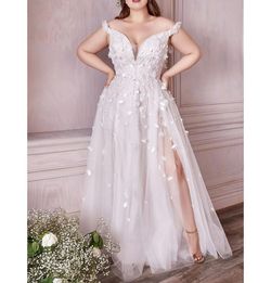 Style Off white Sweetheart Neckline Floral Sequined A-line Ball Gown Wedding Dress Andrea and Leo White Size 20 Floor Length Ball gown on Queenly