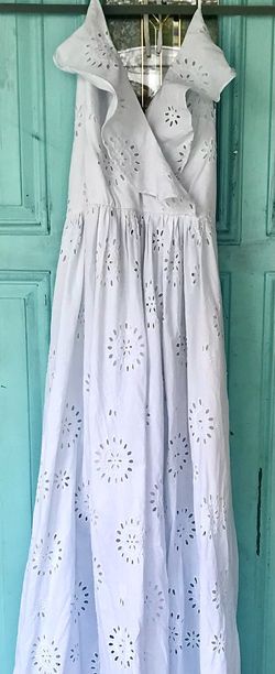 Betsey johnson White Size 2 Halter Engagement Floor Length Straight Dress on Queenly