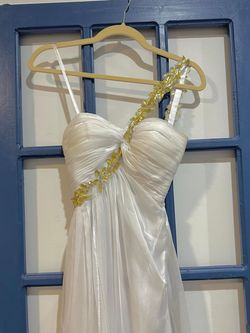 La Femme White Size 00 Engagement Side slit Dress on Queenly