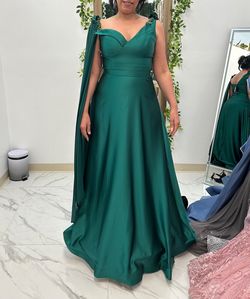 Green Size 12 Ball gown on Queenly