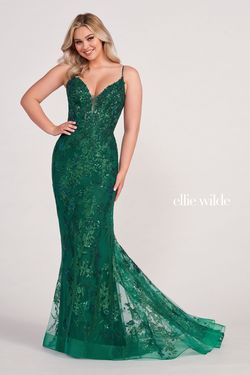 Style EW34061 Ellie Wilde Green Size 20 Emerald Plus Size Floor Length Pageant Straight Dress on Queenly