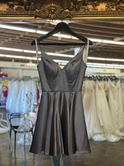 Style 52253 Sherri Hill Gray Size 00 Mini Plunge Cocktail Dress on Queenly
