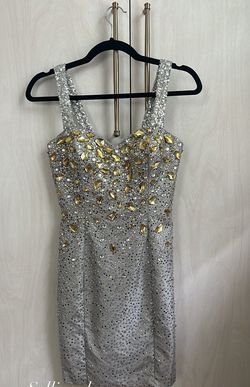 Silver Size 00 Cocktail Dress on Queenly